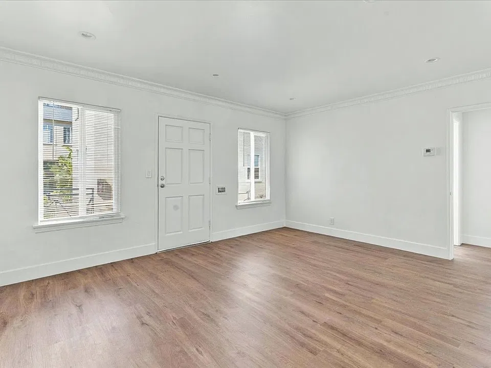 130 S Michigan (#568)