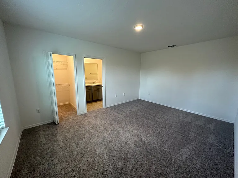 2290 Tropicana Dr — Photo 9
