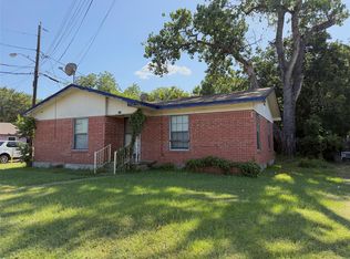 303 N Masters Dr, Dallas, TX 75217