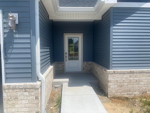 5th image of 36 Fieldstone Cir
