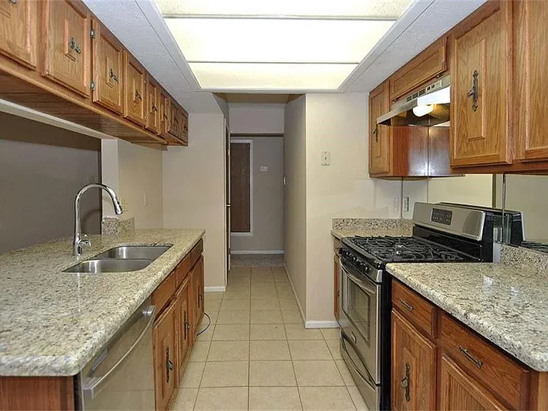 5119 Creek Shadows Dr — Photo 3