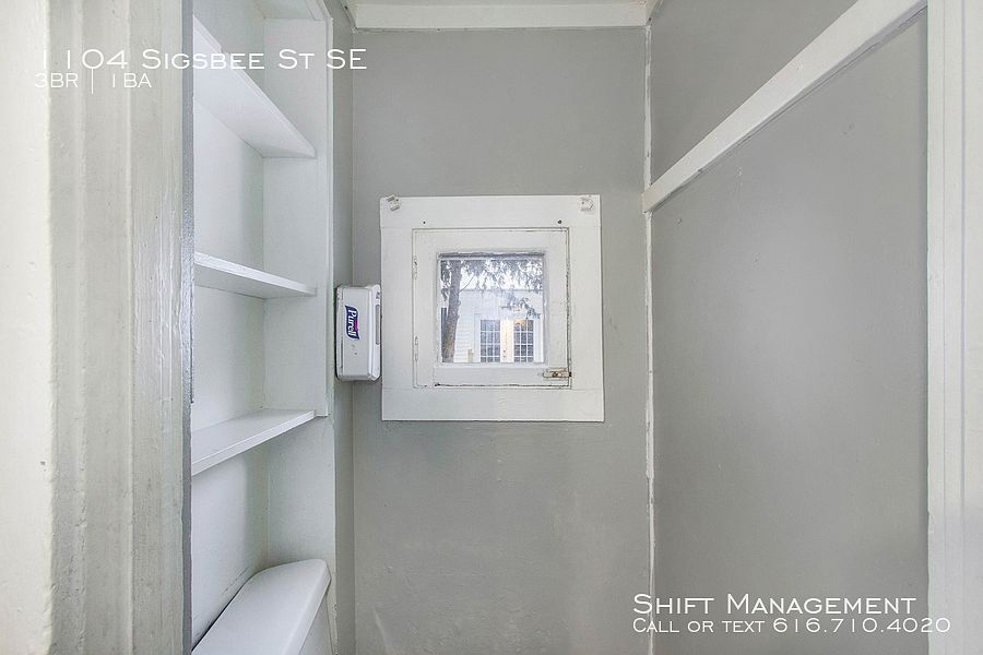 1st image of 1104 Sigsbee St SE