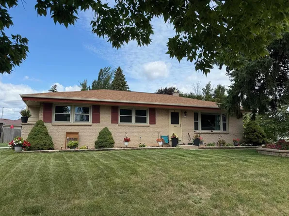 5610 West BOTTSFORD AVENUE, Greenfield, WI 53220