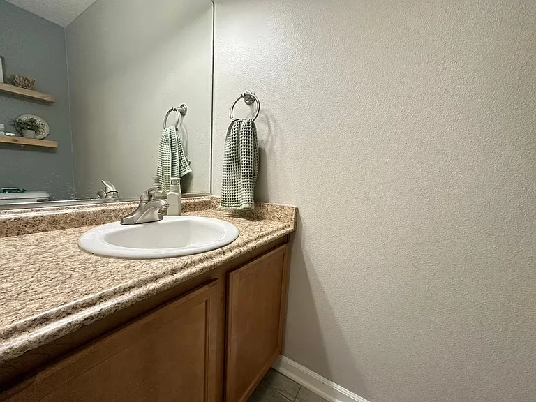 1709 Crabapple Ln — Photo 14