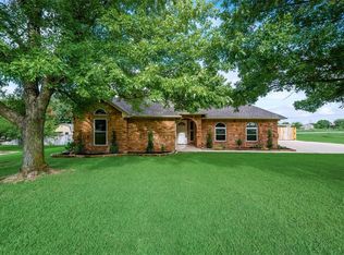 111 Marys Ln, Weatherford, TX 76086