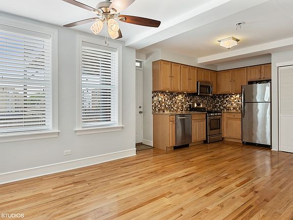 3rd image of 2600 W Winnemac Ave APT 2C
