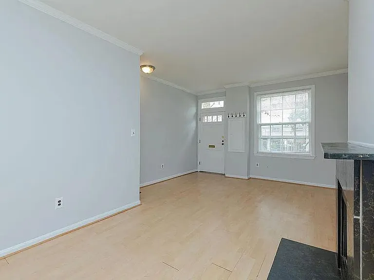 955 25th St NW — Photo 10