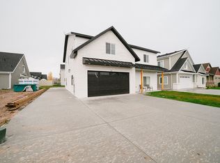 357 W Posies Dr, Garden City, UT 84028