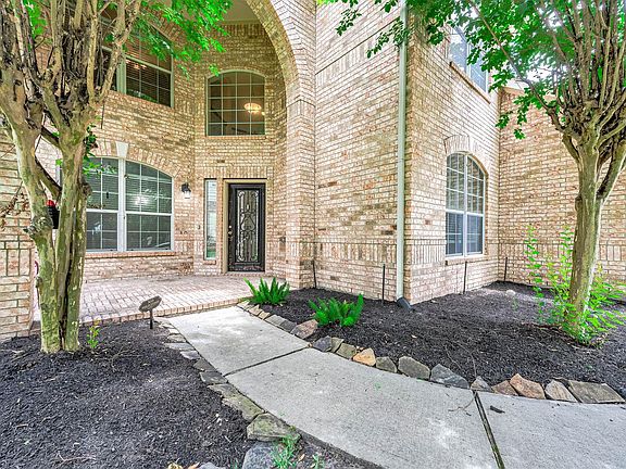 4th image of 12415 Jamestown Crossing Ln