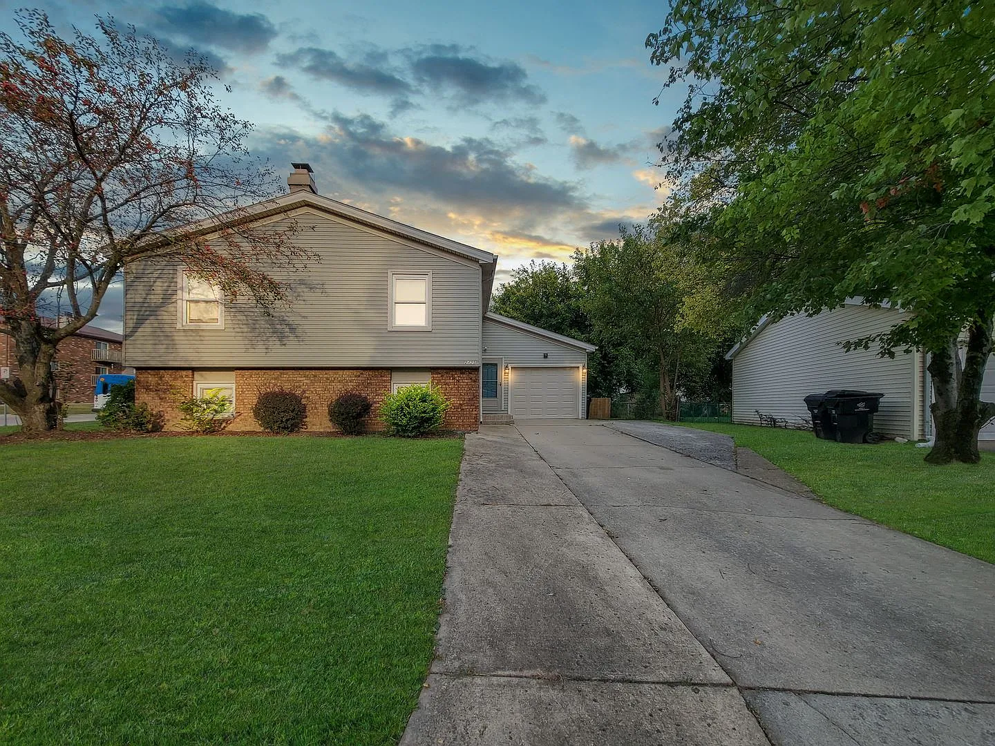 2425 Anchor Dr photo 1