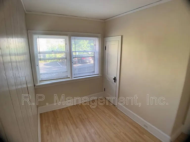 1434 W 32nd St #1 — Photo 13