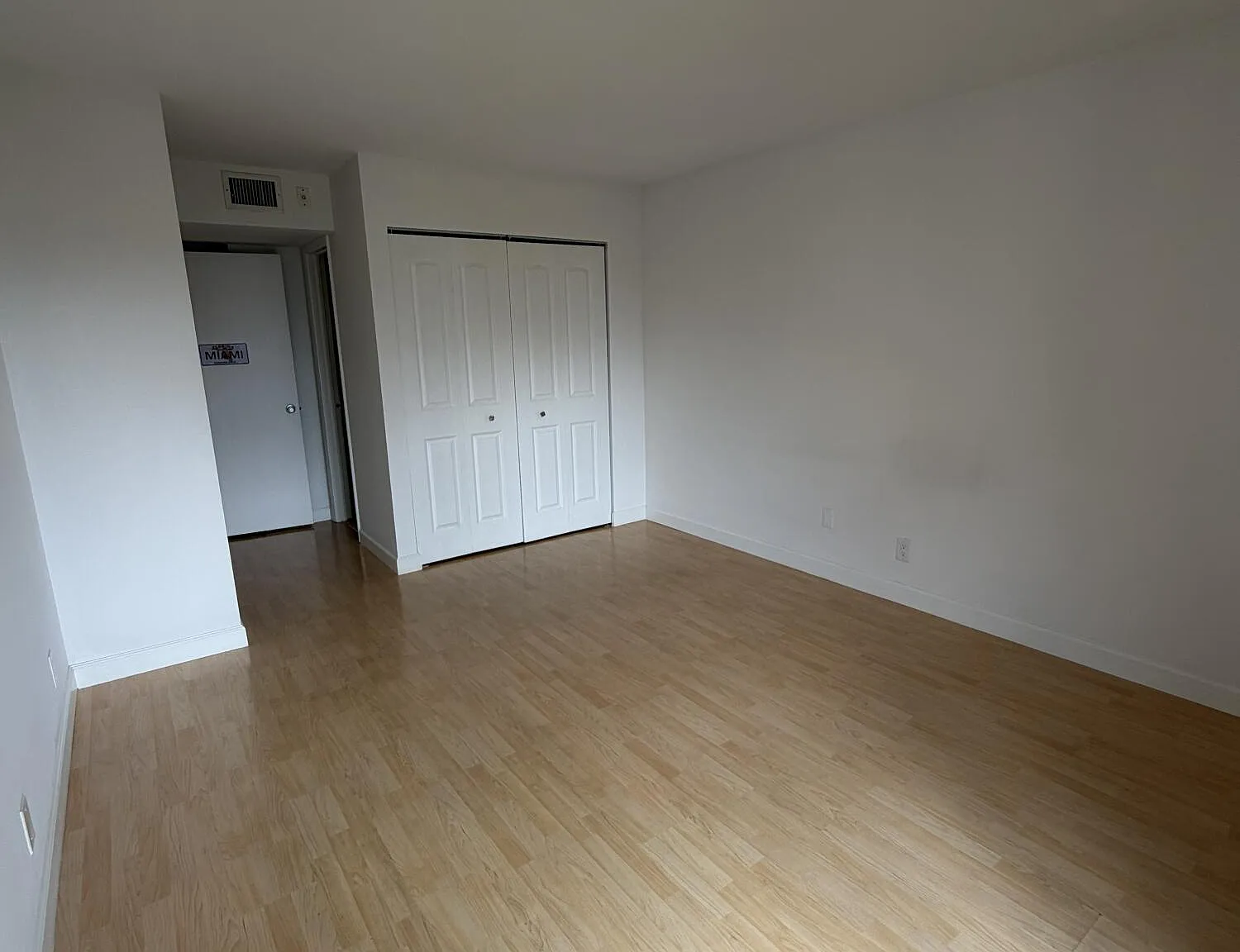 1 bed, 1.5 bath, 850 sqft, $1,950 — Photo 3