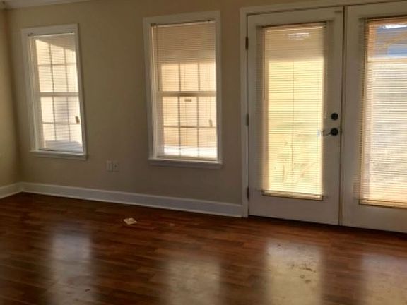 5th image of 198 Blossom Dr