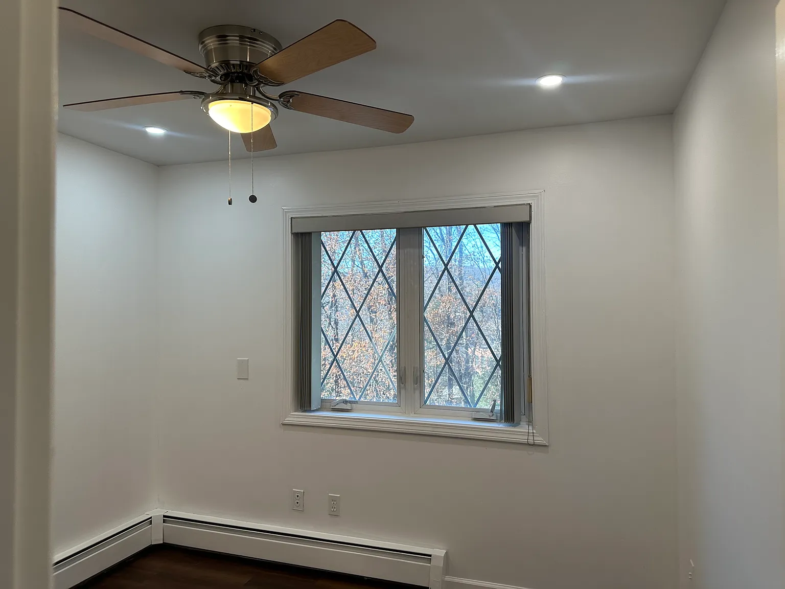 4 bed, 2.5 bath, 1824 sqft, $3,300 — Photo 2
