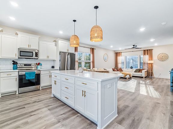 5th image of 29 Selkirk Cir
