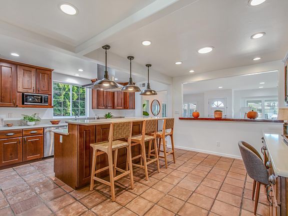 5th image of 12443 Stanwood Pl