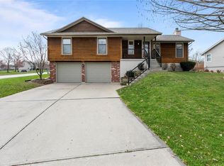 1202 SW Eastman Ct, Blue Springs, MO 64015