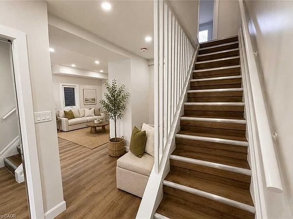 3rd image of 5 Rowanwood St