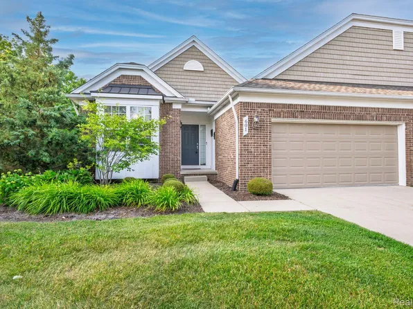 601 Acadia Ct, Howell, MI 48843