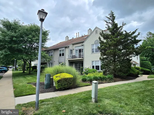 2907 Tarnbrook Dr #A, Mount Laurel, NJ 08054