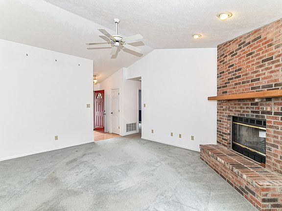 4th image of 7926 Christiana Way