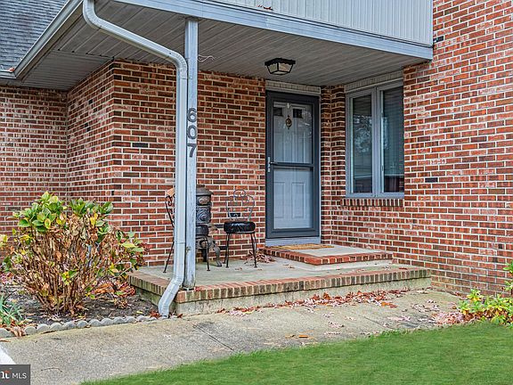 2nd image of 607 Bounty Ct