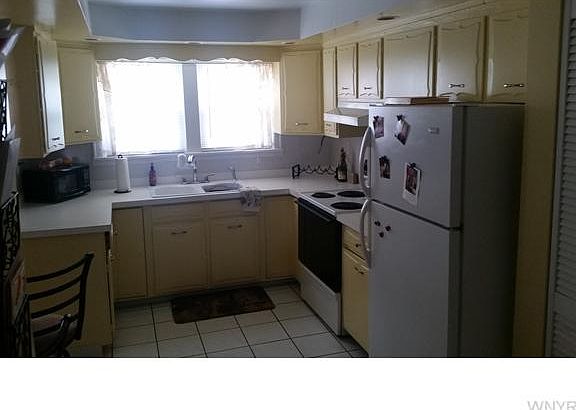 2nd image of 3562 Chapin Ave