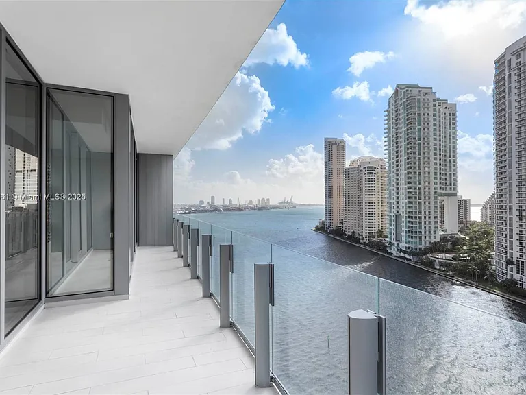 300 Biscayne Blvd #1403 — Photo 21