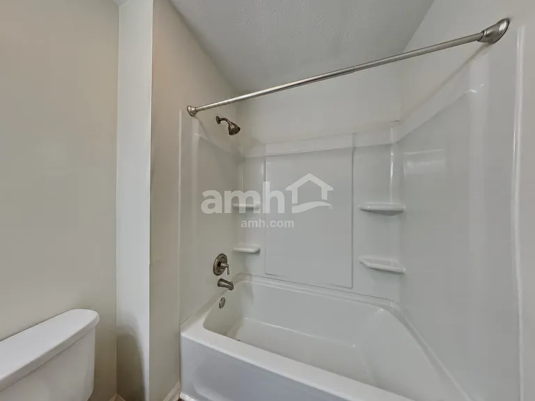 8284 Shattuck Dr — Photo 12