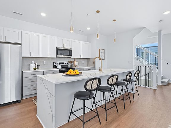 2nd image of 541 Sandstone Dr #529