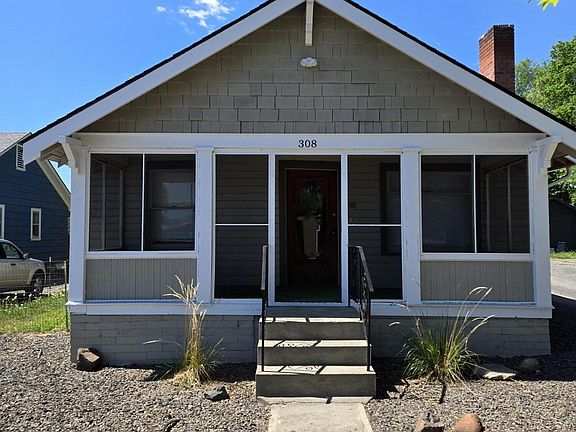 3rd image of 308 N Wenas Ave