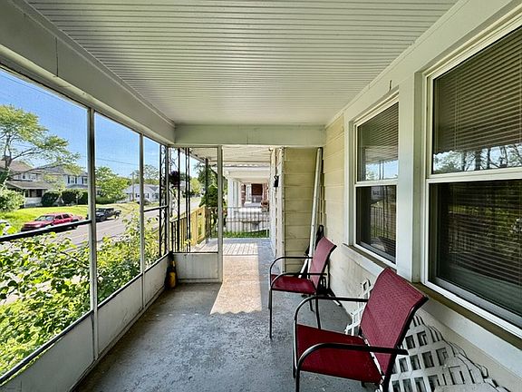 5th image of 121 E Hillcrest Ave