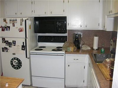 3rd image of 2640 NE 135th St APT 205