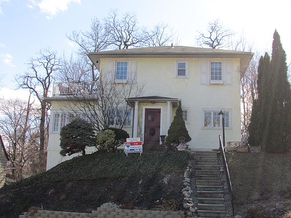 2nd image of 17 Park Pl