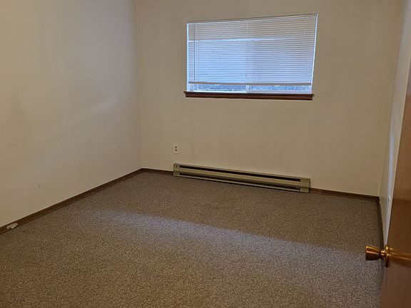 3rd image of 2126 W Pacific Ave #105