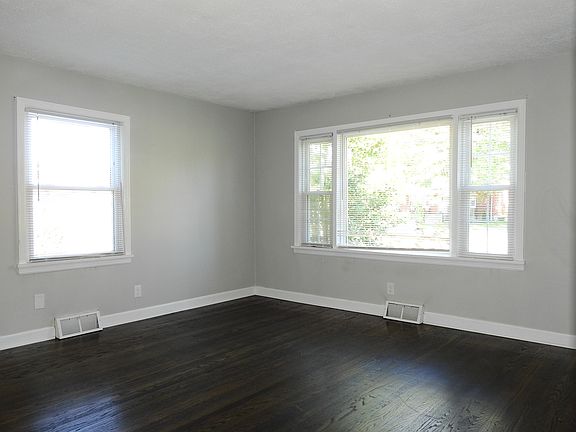 3rd image of 7912 Jonquil Dr