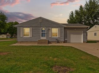 706 17th St NE, Owatonna, MN 55060