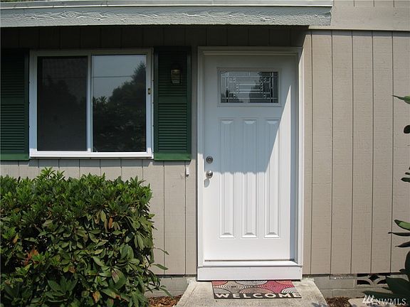 5th image of 2104 18th Ave SE