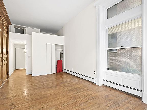 2nd image of 330 W 108th St APT 1