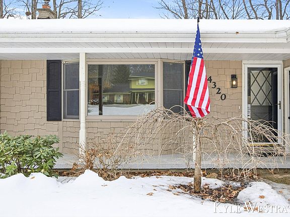 3rd image of 4320 Shady Oak Ct