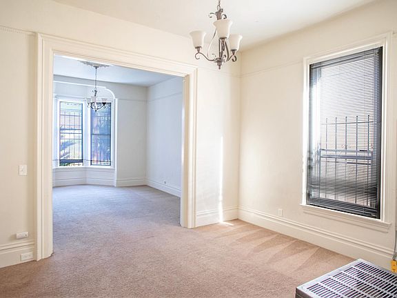 4th image of 905 E 11th St APT 1