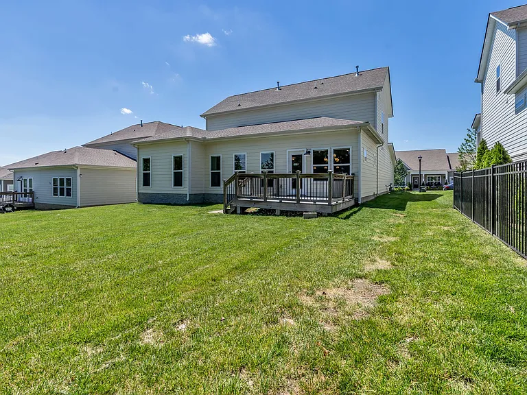633 Castle Rd — Photo 35