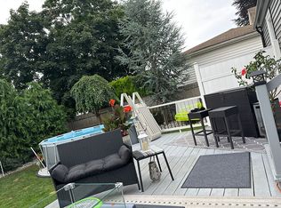 11 Maryland Dr, West Warwick, RI 02893