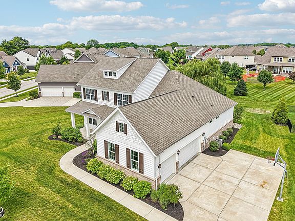 3rd image of 3760 Shady Lake Dr