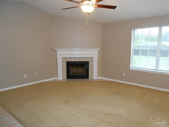 2nd image of 1921 Merlin Rd