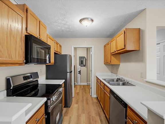5th image of 551 Napa Valley Ln APT 4