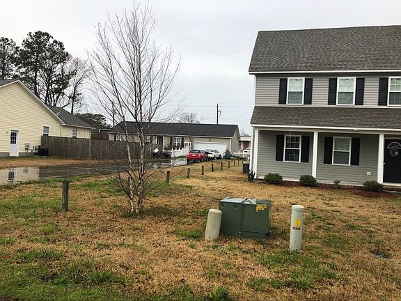 2nd image of 806 Mann St