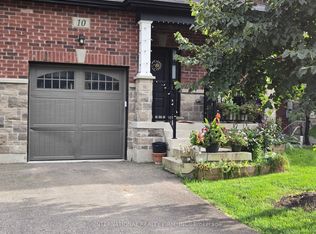 10 Gord Matthews Way, Uxbridge, ON L9P0E9