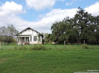 499 County Road 2518, Moore, TX 78057