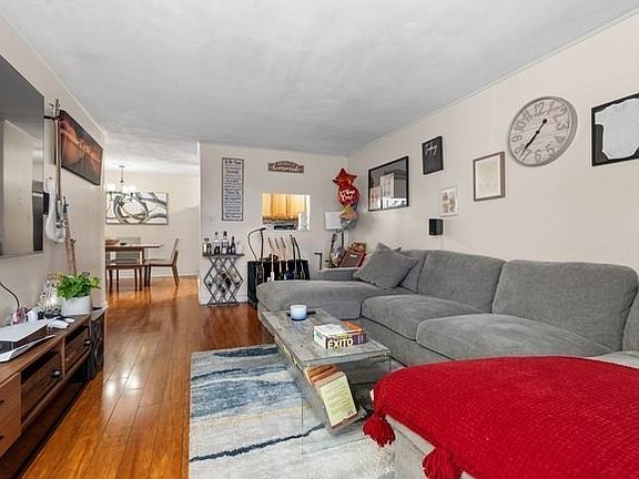 2nd image of 7 Park Ave APT 25
